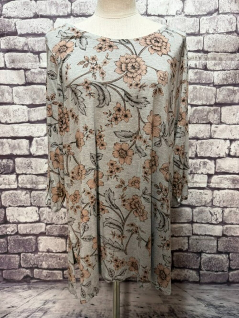 Tahari Gray & Pink Floral Print Tunic Size 1X